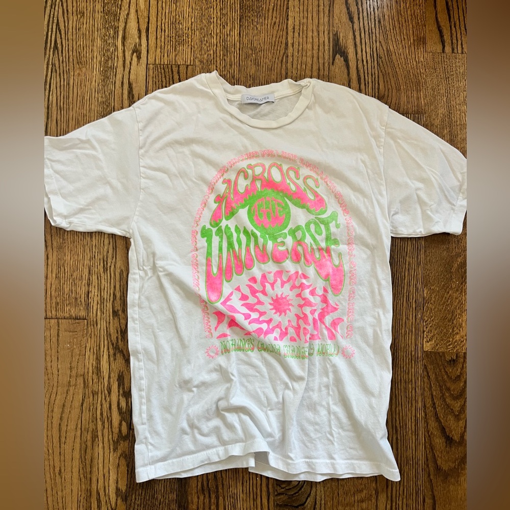 Daydreamer “across the universe” tee. Medium.